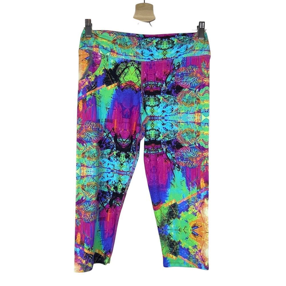 Dona Jo Women's size 2 Large Multi-Color Croc‎ Print Cropped Leggings